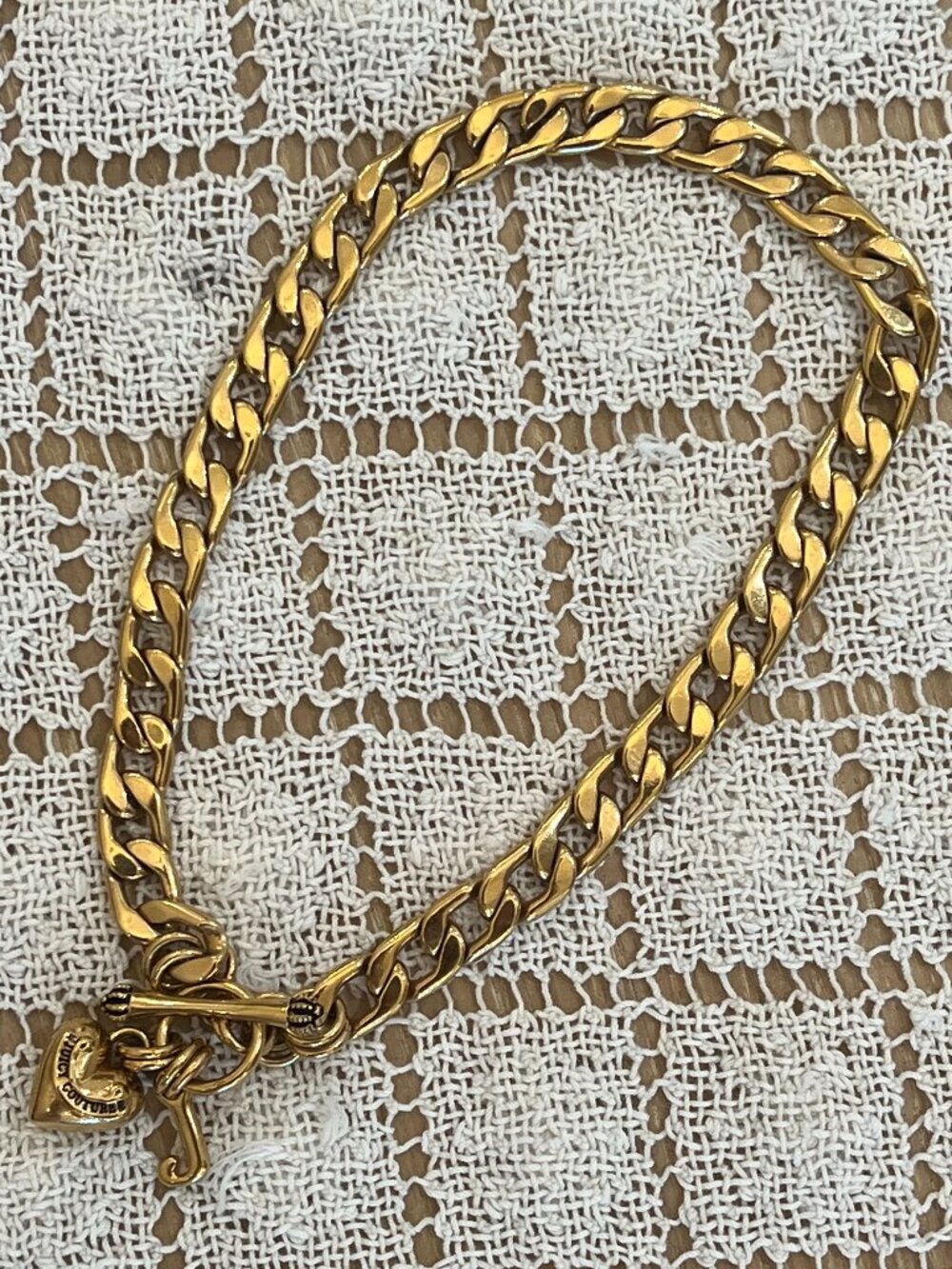 Y2K Vintage Gold-Tone Juicy Couture Toggle Choker Necklace with Heart Charm